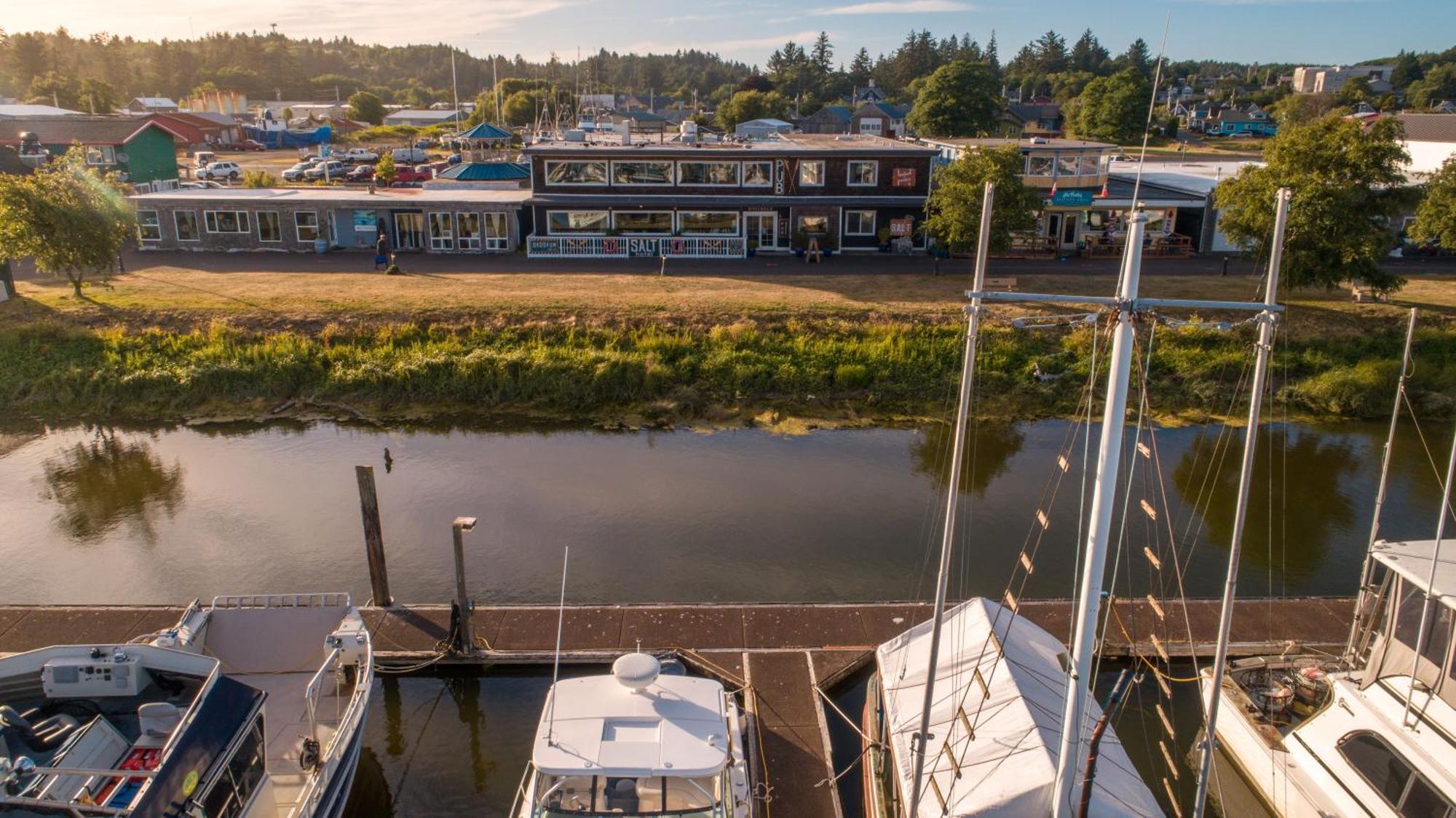 Salt Hotel & Pub Ilwaco Bagian luar foto