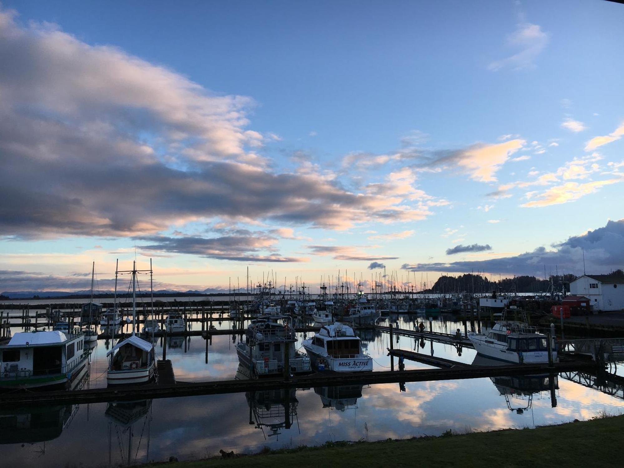 Salt Hotel & Pub Ilwaco Bagian luar foto